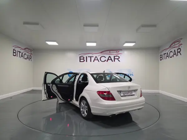 Mercedes-Benz 180 CDI BLUEEFFICIENCY AVANTGARDE 2