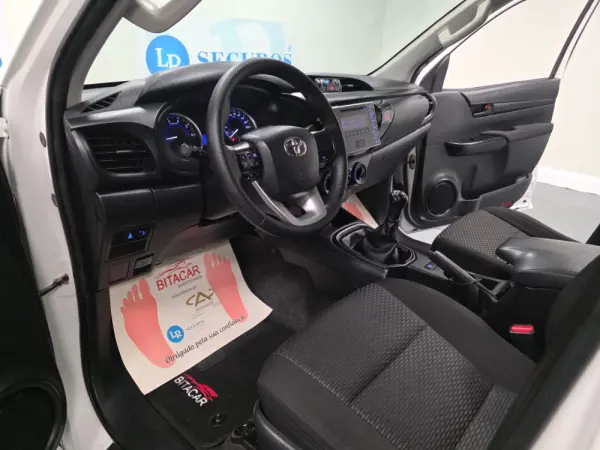Toyota Hilux 2.4 D-4D 4WD CD CH 81