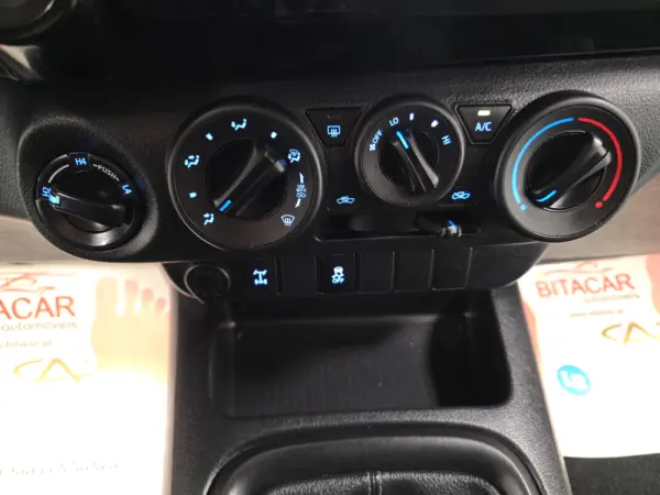 Toyota Hilux 2.4 D-4D 4WD CD CH 103