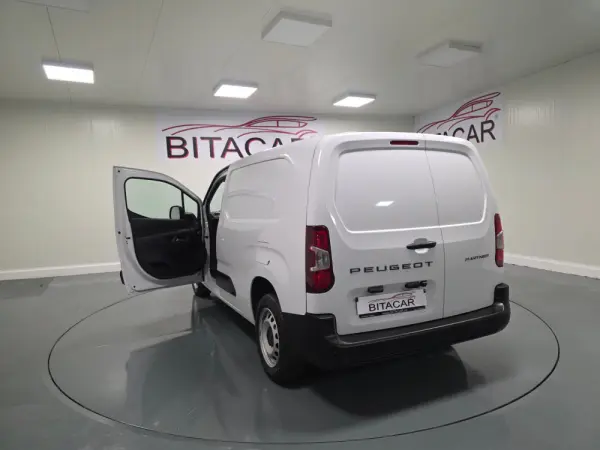 Peugeot Partner 1.5 BLUEHDI 100CV LONGA CAMARA TRASEIRA 64