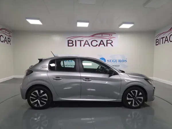 Peugeot 208 1.2 STYLE 33