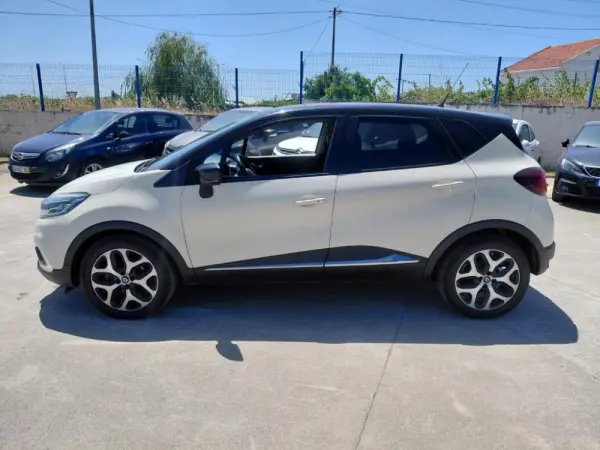 Renault Captur 1.5 DCI EXCLUSIVE 8