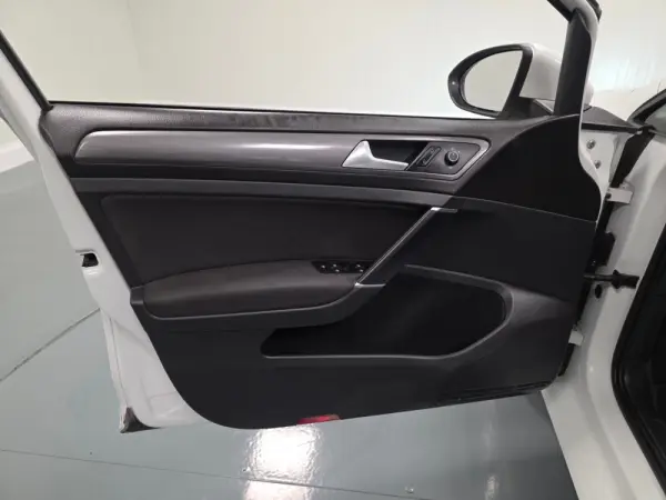 Volkswagen e-Golf AC/DC 53