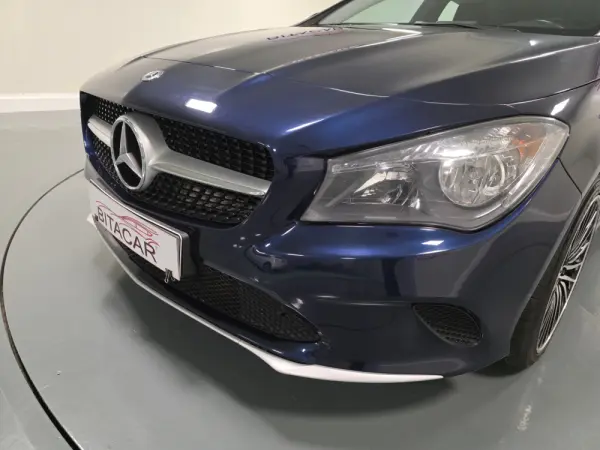 Mercedes-Benz CLA 180 d Shooting Brake Urban 8