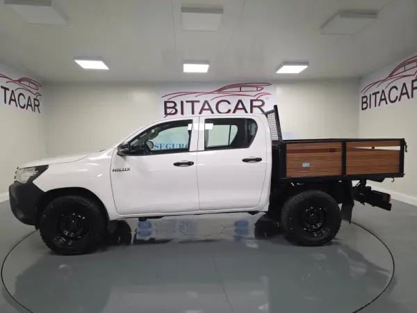 Toyota Hilux 2.4 D-4D 4WD CD CH 14