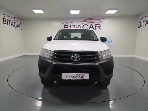 Toyota Hilux 2.4 D-4D 4WD CD CH 6