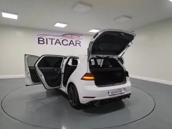 Volkswagen Golf 2.0 TSI GTI DSG Performance 41
