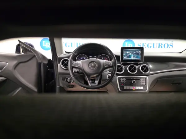Mercedes-Benz CLA 180 d Shooting Brake Urban 101