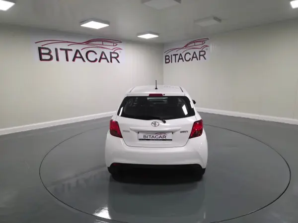 Toyota Yaris BIZZ 1.4 D-4D 90CV IVA DEDUTIVEL 42