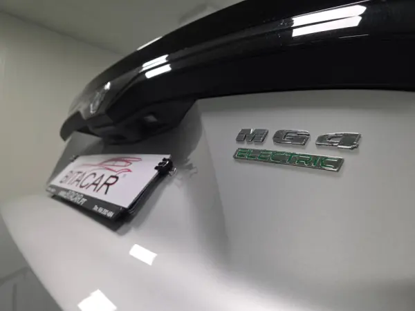 MG MG4 STANDARD 57