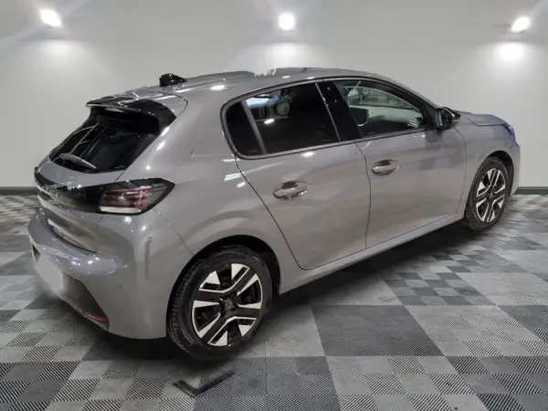 Peugeot 208 ALLURE 4