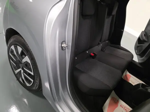 Peugeot 208 1.2 STYLE 55