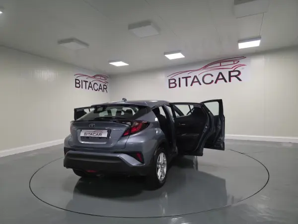 Toyota C-HR 1.8 Hybrid Comfort 27