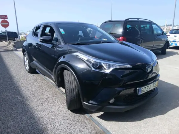 Toyota C-HR 1.8 HSD CONFORT 4