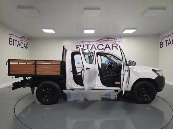 Toyota Hilux 2.4 D-4D 4WD CD CH 48