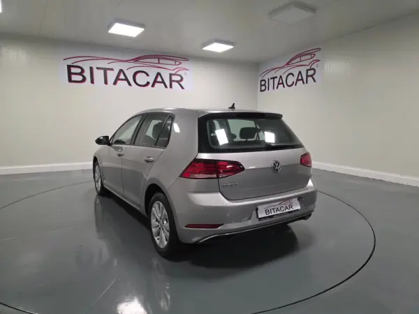 Volkswagen Golf 1.6 TDI CONFORTLINE 22
