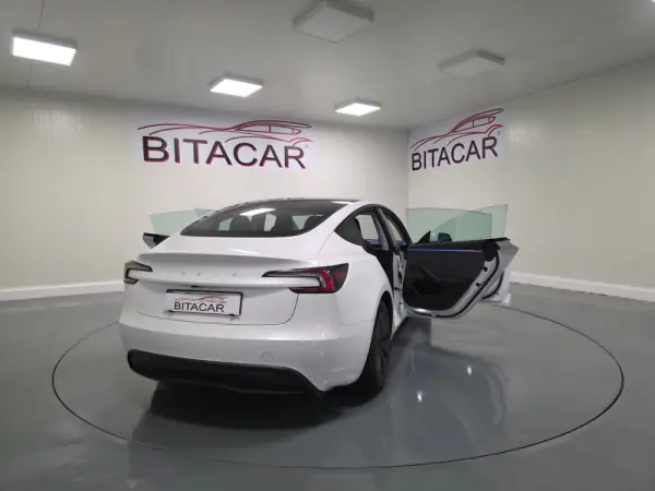 Tesla Model 3 Tração Traseira Premium 64