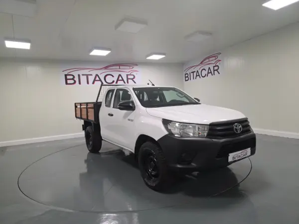 Toyota Hilux 2.4 D-4D 2WD CD 1