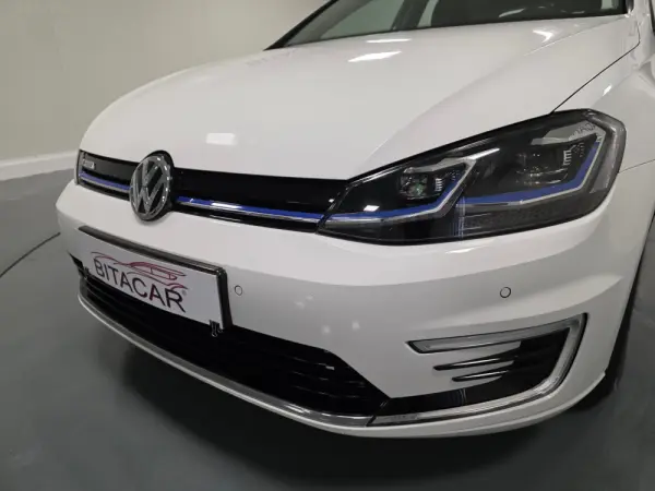 Volkswagen e-Golf AC/DC 10