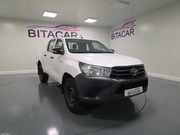 Toyota Hilux 2.4 D-4D 2WD CD 1