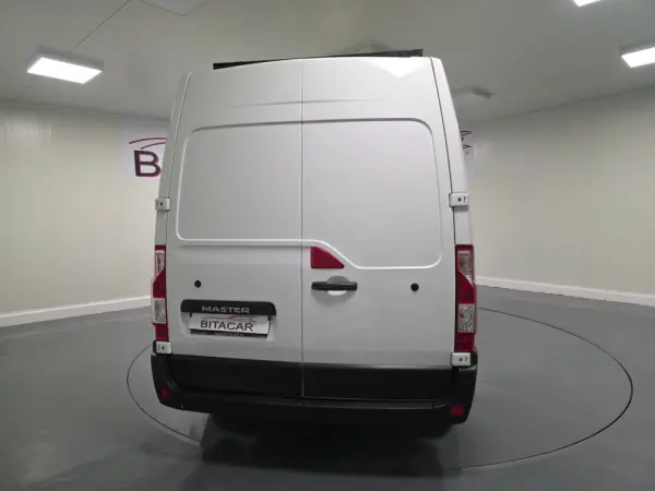 Renault Master 2.3 dCi L2H2 3.5T 33