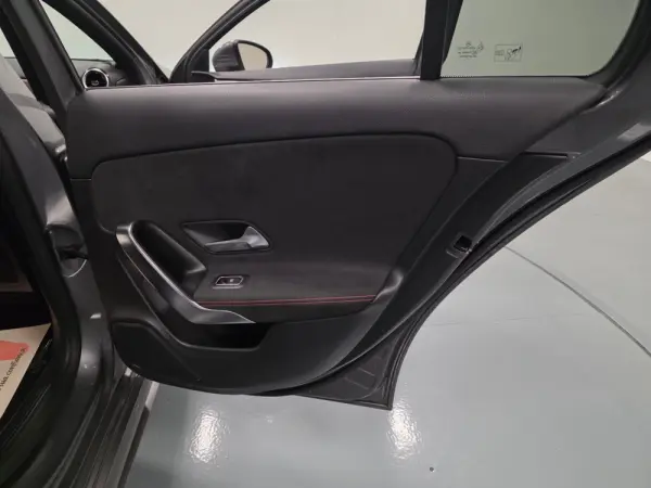 Mercedes-Benz A 180 d AMG Line Aut. 69