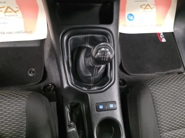 Toyota Hilux 2.4 D-4D 4WD CD CH 104