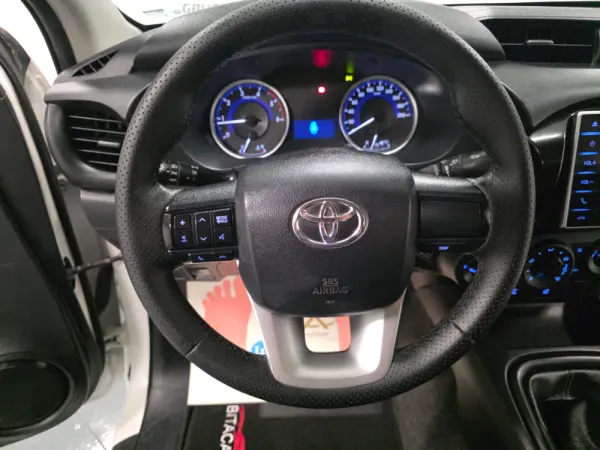 Toyota Hilux 2.4 D-4D 4WD CD CH 87