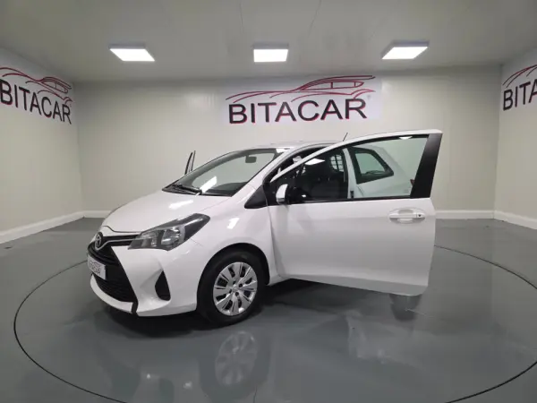 Toyota Yaris BIZZ 1.4 D-4D 90CV IVA DEDUTIVEL 20