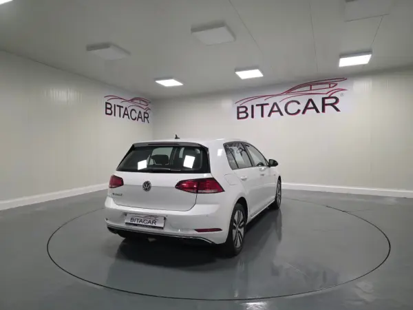 Volkswagen e-Golf AC/DC 27