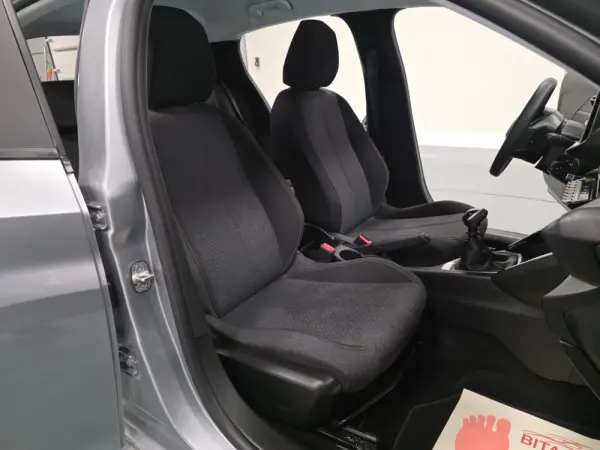 Peugeot 208 1.2 STYLE 61