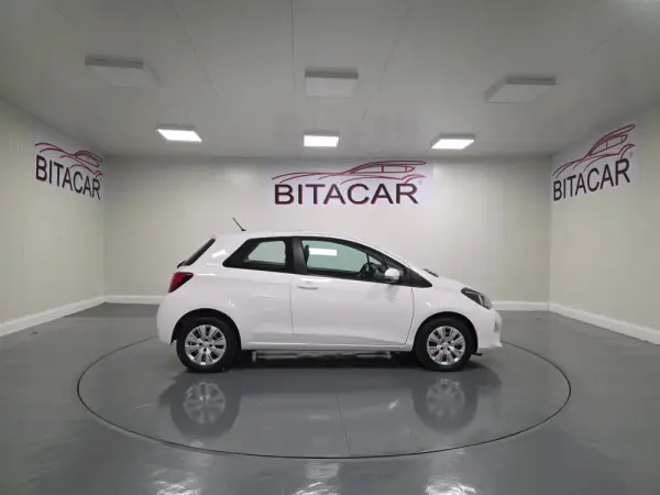 Toyota Yaris BIZZ 1.4 D-4D 90CV IVA DEDUTIVEL 45