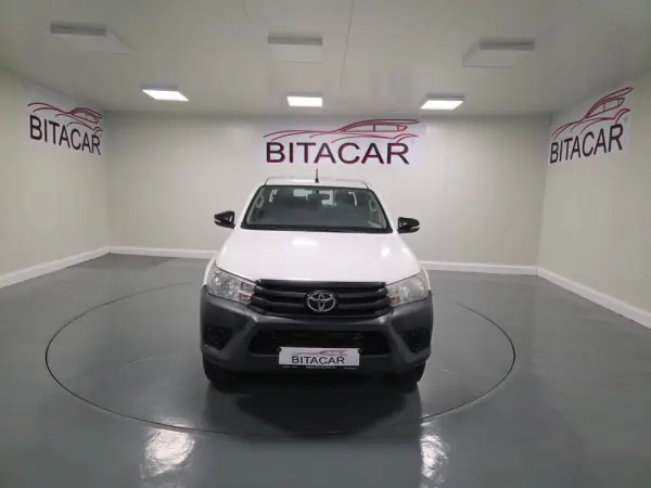 Toyota Hilux 2.4 D-4D 2WD CD 2