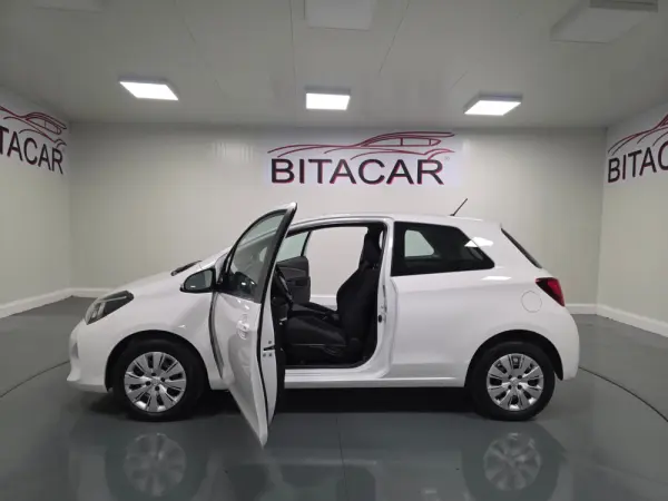 Toyota Yaris BIZZ 1.4 D-4D 90CV IVA DEDUTIVEL 53