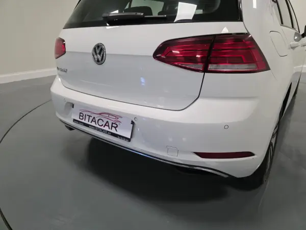 Volkswagen e-Golf AC/DC 23
