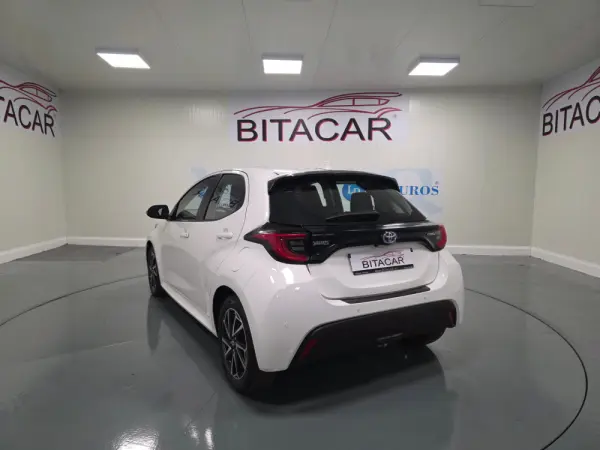 Toyota Yaris 1.5 HDF EXCLUSIVE 18