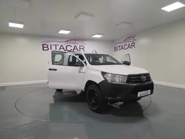 Toyota Hilux 2.4 D-4D 2WD CD 3