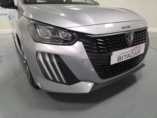 Peugeot 208 1.2 STYLE 7