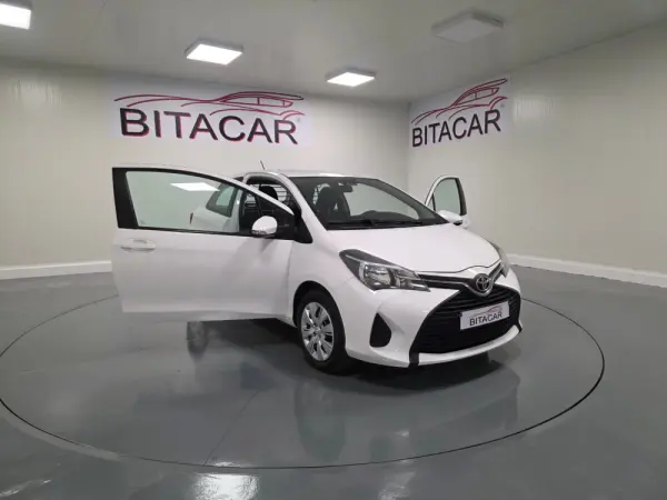 Toyota Yaris BIZZ 1.4 D-4D 90CV IVA DEDUTIVEL 14