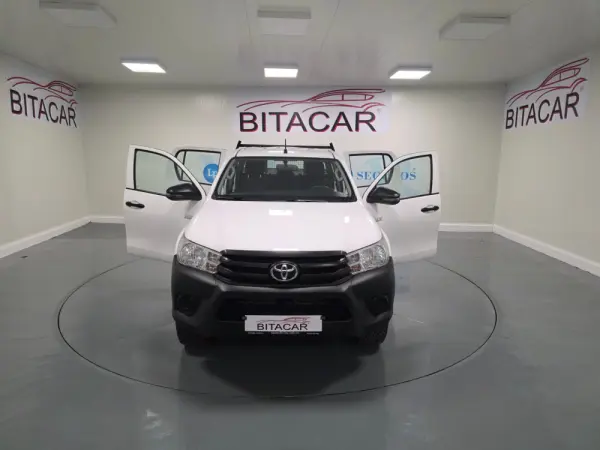 Toyota Hilux 2.4 D-4D 4WD CD CH 34
