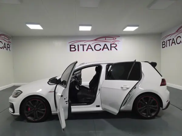 Volkswagen Golf 2.0 TSI GTI DSG Performance 37