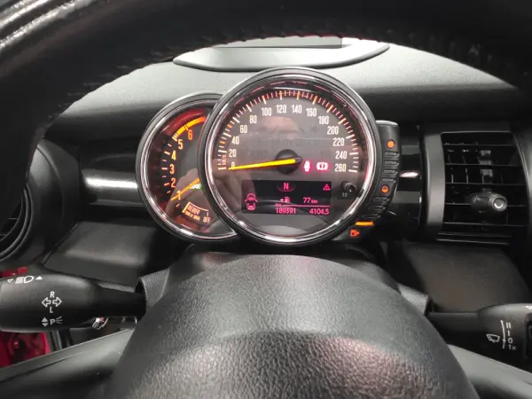 MINI 3 Portas Cooper D 83