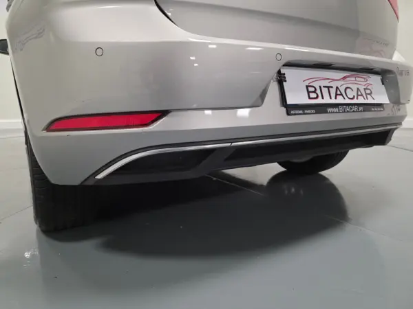 Volkswagen Golf 1.6 TDI CONFORTLINE 26