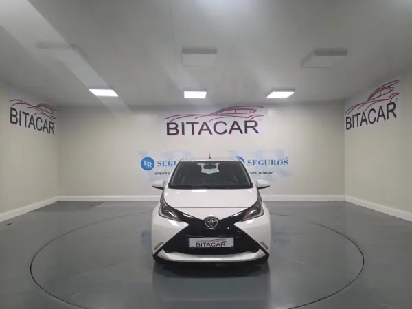 Toyota Aygo 1.0 VVT-I RISING  STAR X-SHIFT 6