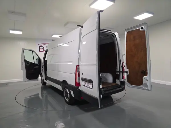 Renault Master 2.3 dCi L2H2 3.5T 45
