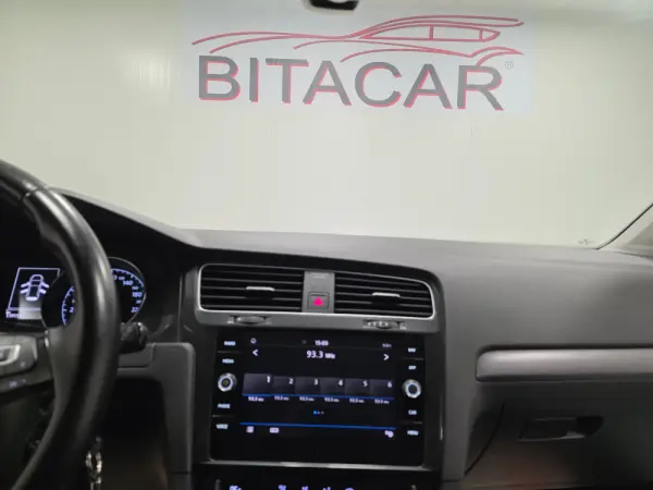 Volkswagen Golf 1.6 TDI CONFORTLINE 94