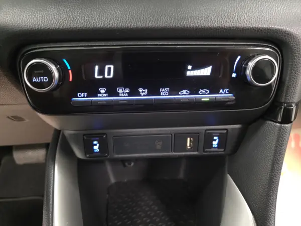 Toyota Yaris 1.5 HDF EXCLUSIVE 111