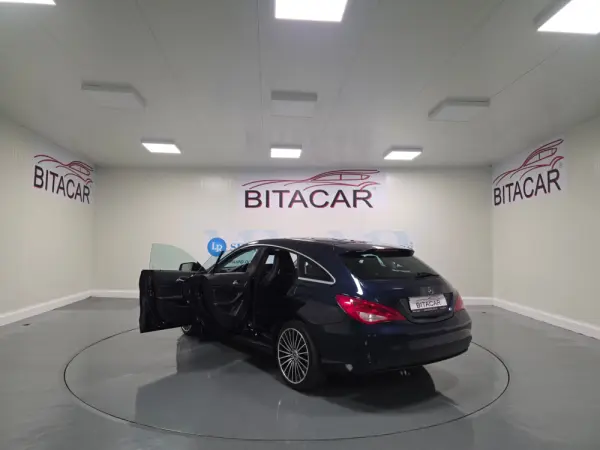 Mercedes-Benz CLA 180 d Shooting Brake Urban 42