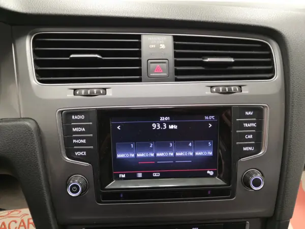 Volkswagen Golf 1.6 TDI CONFORTLINE 12