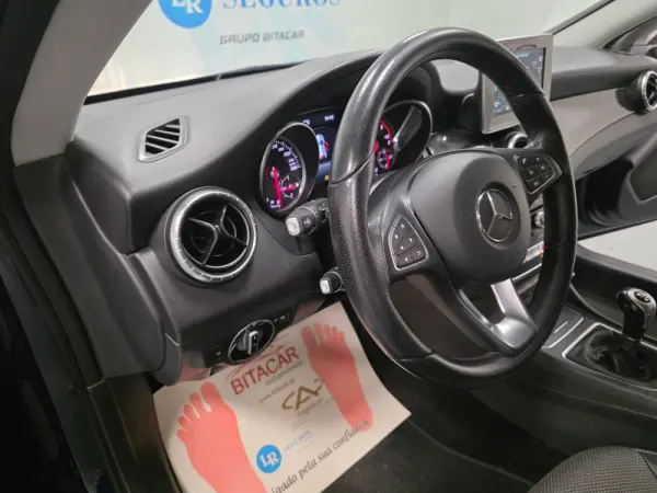 Mercedes-Benz CLA 180 d Shooting Brake Urban 75